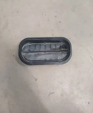 Volkswagen PASSAT B7 USA Quarter panel pressure vent 6R0819465