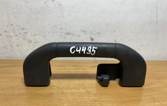 Mercedes-Benz E W212 Rear interior roof grab handle A2048100051 C4435
