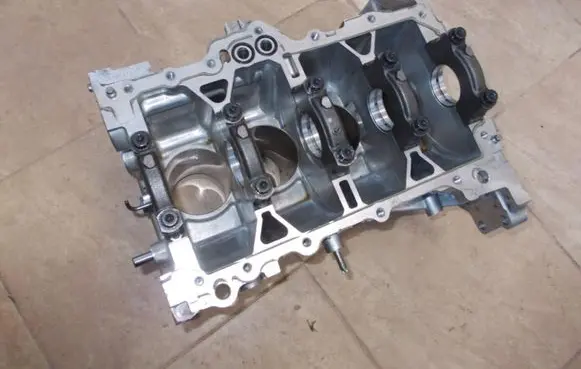 Toyota Yaris Engine block 