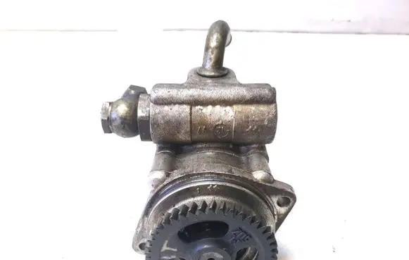 Volkswagen II LT Power steering pump 7683975902