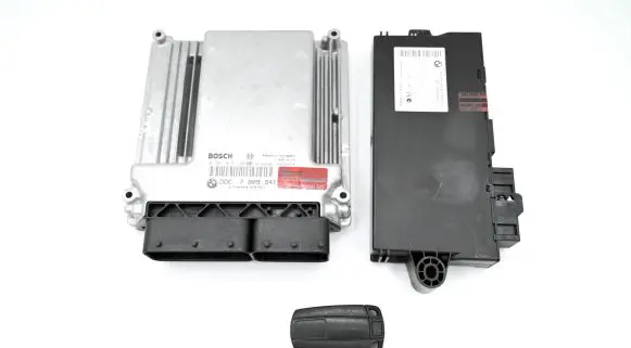 BMW 5 E60 E61 Engine ECU kit and lock set 7809941 13617809941 0281015130