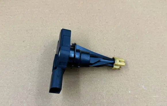 BMW 5 F10 F11 Oil level sensor 8608779