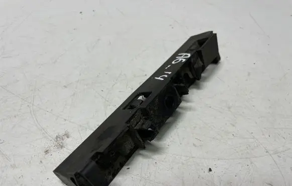 Audi A6 S6 C7 4G Fender mounting bracket 4G0853921B