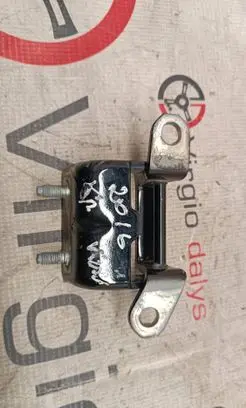 Nissan X-Trail T32 Front door upper hinge 
