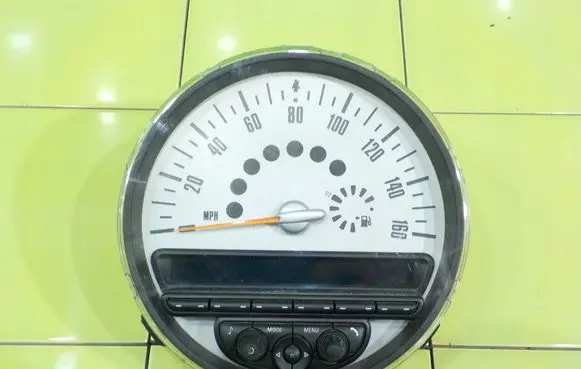 Mini One - Cooper Clubman R55 Speedometer (instrument cluster) 67379411