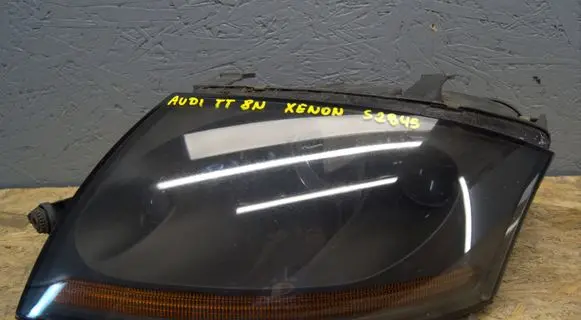 Audi TT Mk1 Headlight/headlamp 0301164683