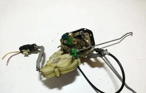 KIA Sorento Front door lock
