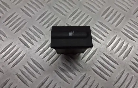 Skoda Octavia Mk1 (1U) Fuel tank opening switch 