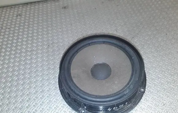 Seat Leon (1P) Front door speaker 1P0035411