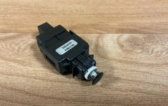 Volvo V70 Brake pedal sensor switch 8622064 02W302