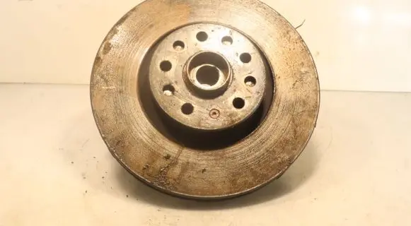 Volkswagen Tiguan Front wheel hub spindle knuckle
