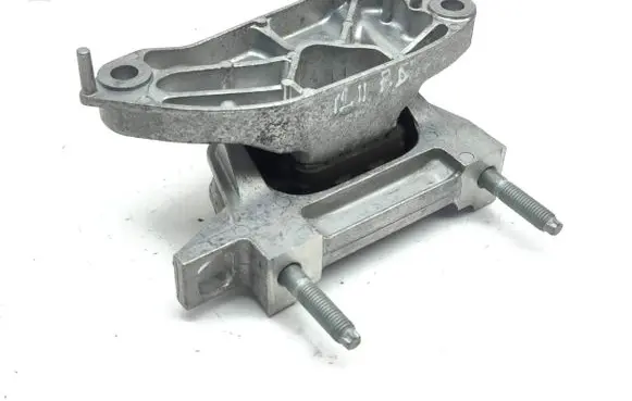 Citroen C4 III e-C4 Engine mount bracket 9826533880