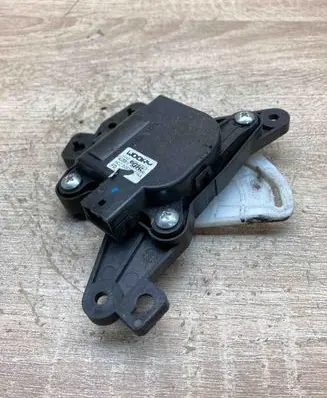 Hyundai Santa Fe Air flap motor/actuator AAH3000 HCCD267