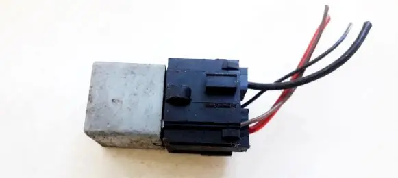 Volkswagen Golf II Other relay 171906383