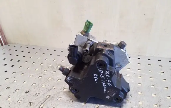Volvo XC70 Fuel injection high pressure pump 0445010111 30756125