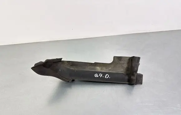 Audi Q7 4M Fender end trim 4M0821170C