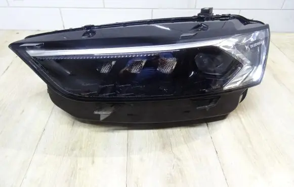 Citroen DS5 Headlight/headlamp 9831755780