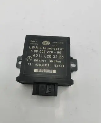 Mercedes-Benz E W211 Light module LCM A2118203226 5DF00827800