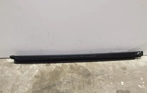 Ford Explorer VI Rear door rubber seal (on body) LB5BS25860