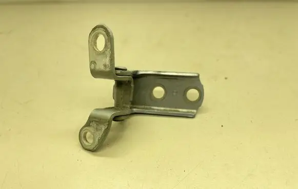 Lexus ES 300h (6th Gen) Rear door upper hinge 6875020122