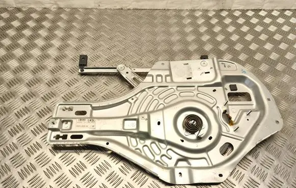 Hyundai Tucson JM Front window lifting mechanism without motor 824702E020 2600929 DDL0024