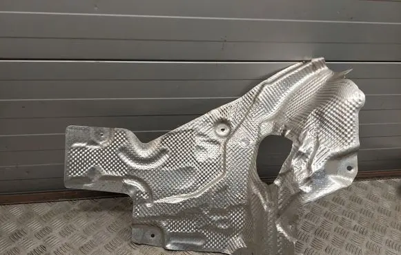 Mercedes-Benz CLS C218 X218 Heat shield in engine bay A2126820271