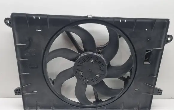Chrysler Pacifica Radiator cooling fan shroud 68306585AB 68306585