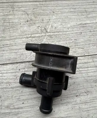 Volkswagen Golf VI Water pump 309500190