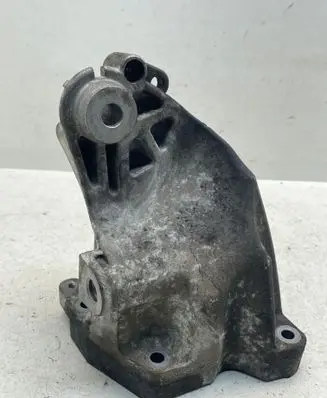 Mercedes-Benz GLK (X204) Engine mounting bracket A6422233604