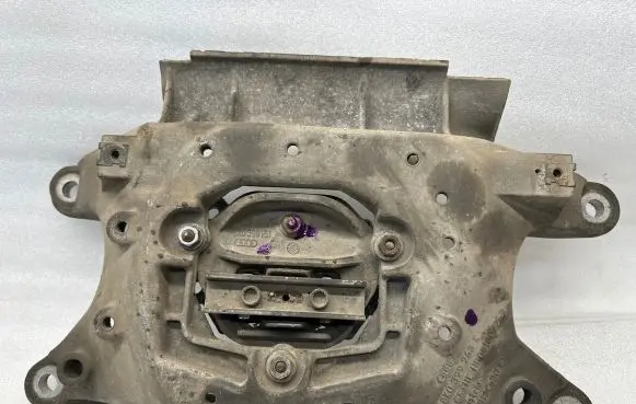 Audi A4 S4 B8 8K Engine mounting bracket 8K0399263K 8k0399151 8k0399115t