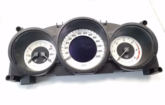 Mercedes-Benz CLS C218 X218 Speedometer (instrument cluster) A2189005303