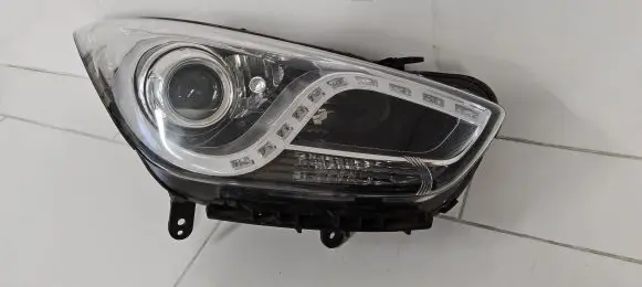 Hyundai i40 Headlight/headlamp 921013Z