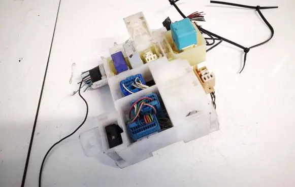 Toyota Corolla E120 E130 Fuse box set 7019ta1