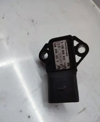 Volkswagen Touareg I Air pressure sensor 7L6721257B
