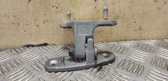 Mercedes-Benz E W212 Front door upper hinge