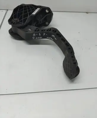 Volkswagen PASSAT B6 Clutch pedal 3C1721059AC