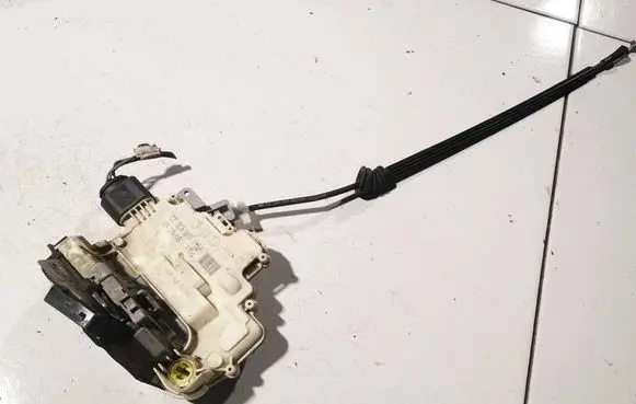 Skoda Superb B6 (3T) Front door lock 3c1837015a
