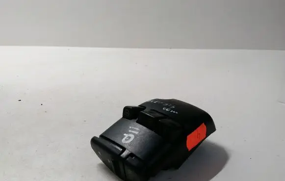 Toyota Avensis T220 Sound control switch 8623020010