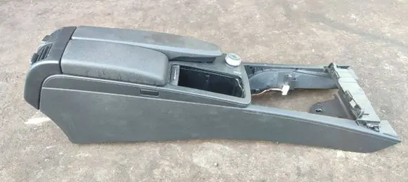 Mercedes-Benz C W204 Center console a2045401307