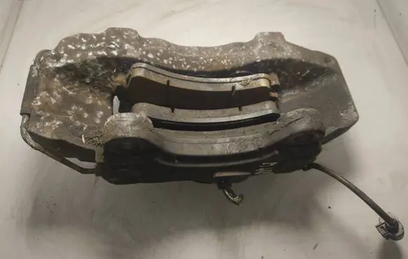 Audi Q7 4L Front brake caliper Brembo
