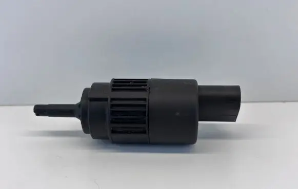 Nissan Qashqai Windscreen/windshield washer pump PA6GF25