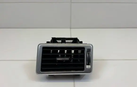 Rear air vent grill
