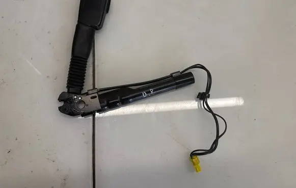 BMW 4 F32 F33 Front seatbelt buckle 7261946