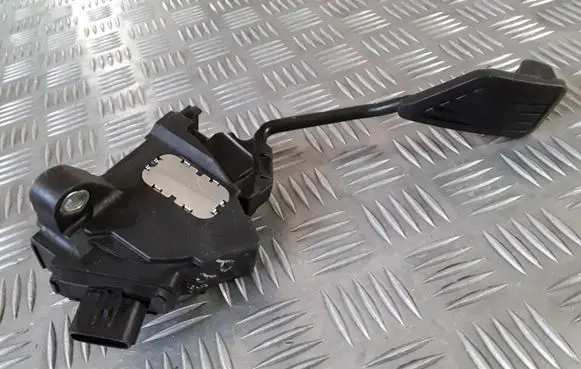 Toyota Yaris Accelerator throttle pedal 781100D020 44346709544
