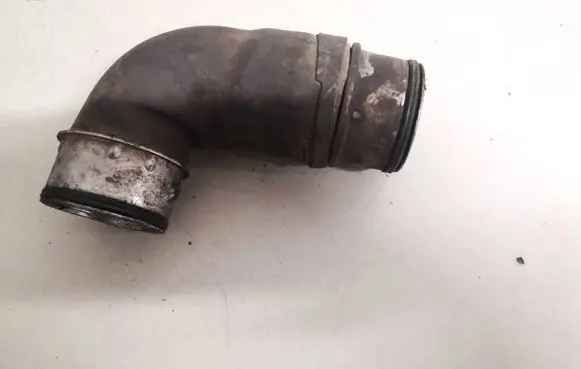 Volkswagen Caddy Intercooler hose/pipe 038131111A