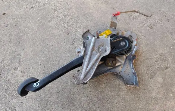 Chrysler Voyager Handbrake/parking brake lever assembly 04683277AF