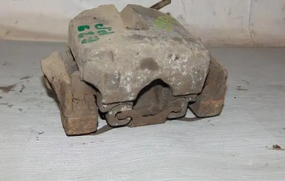 Front brake caliper