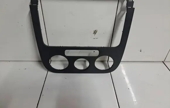 Volkswagen Jetta V Climate control/heater control trim 1K0858069E