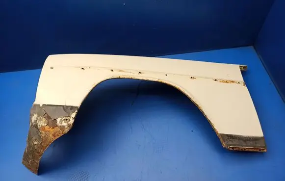 Mercedes-Benz COMPAKT W115 Fender