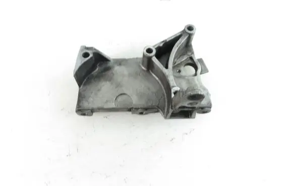 Nissan Almera N16 Engine mounting bracket 8200101196